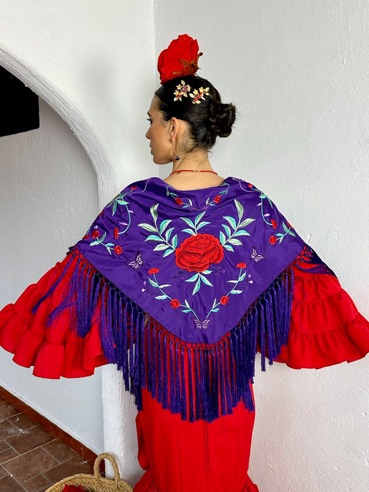 Mantoncillo  flecado en seda Morado con Flores Rojas