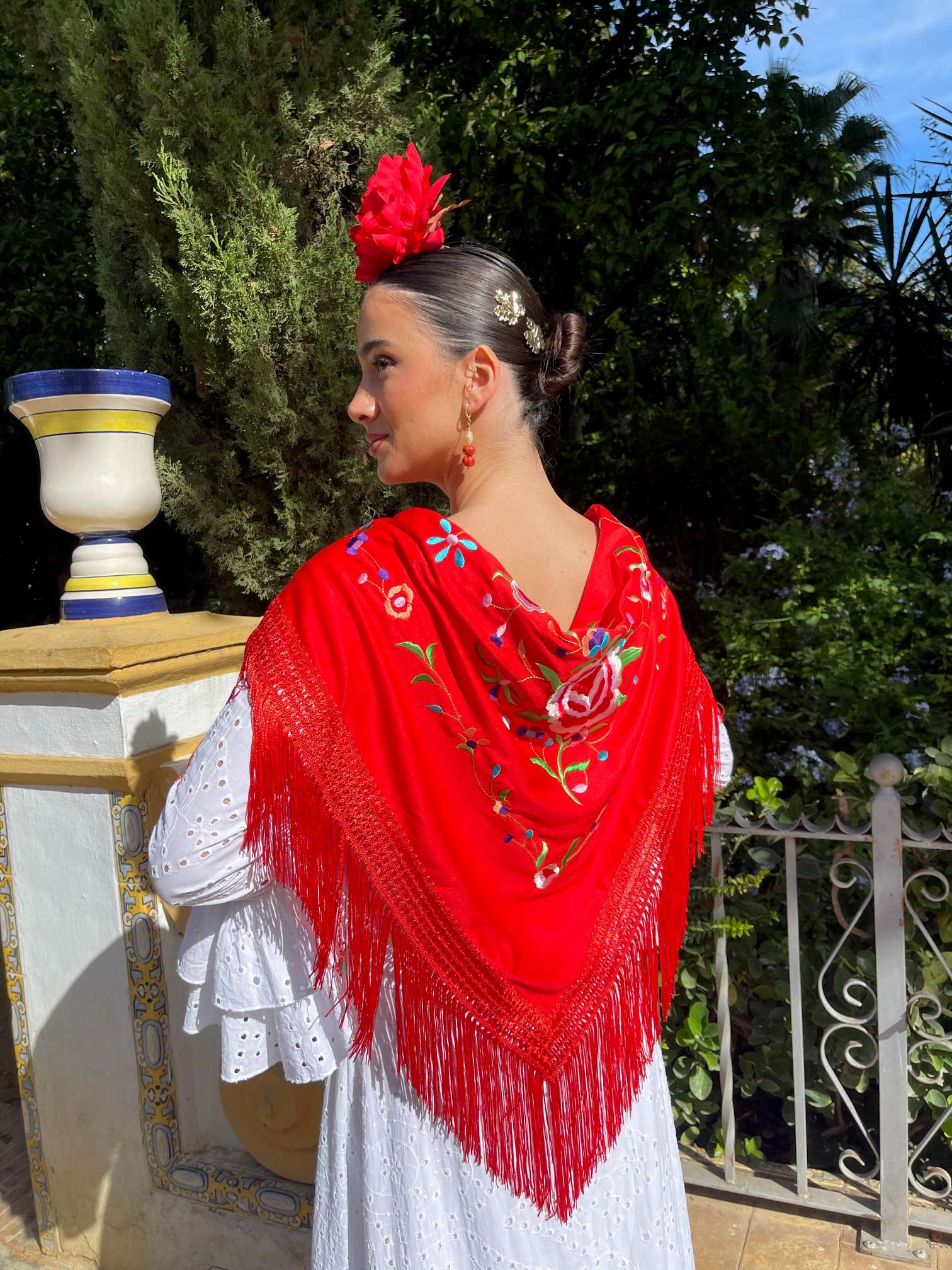 Mantón Bordado Rojo Flores De Colores