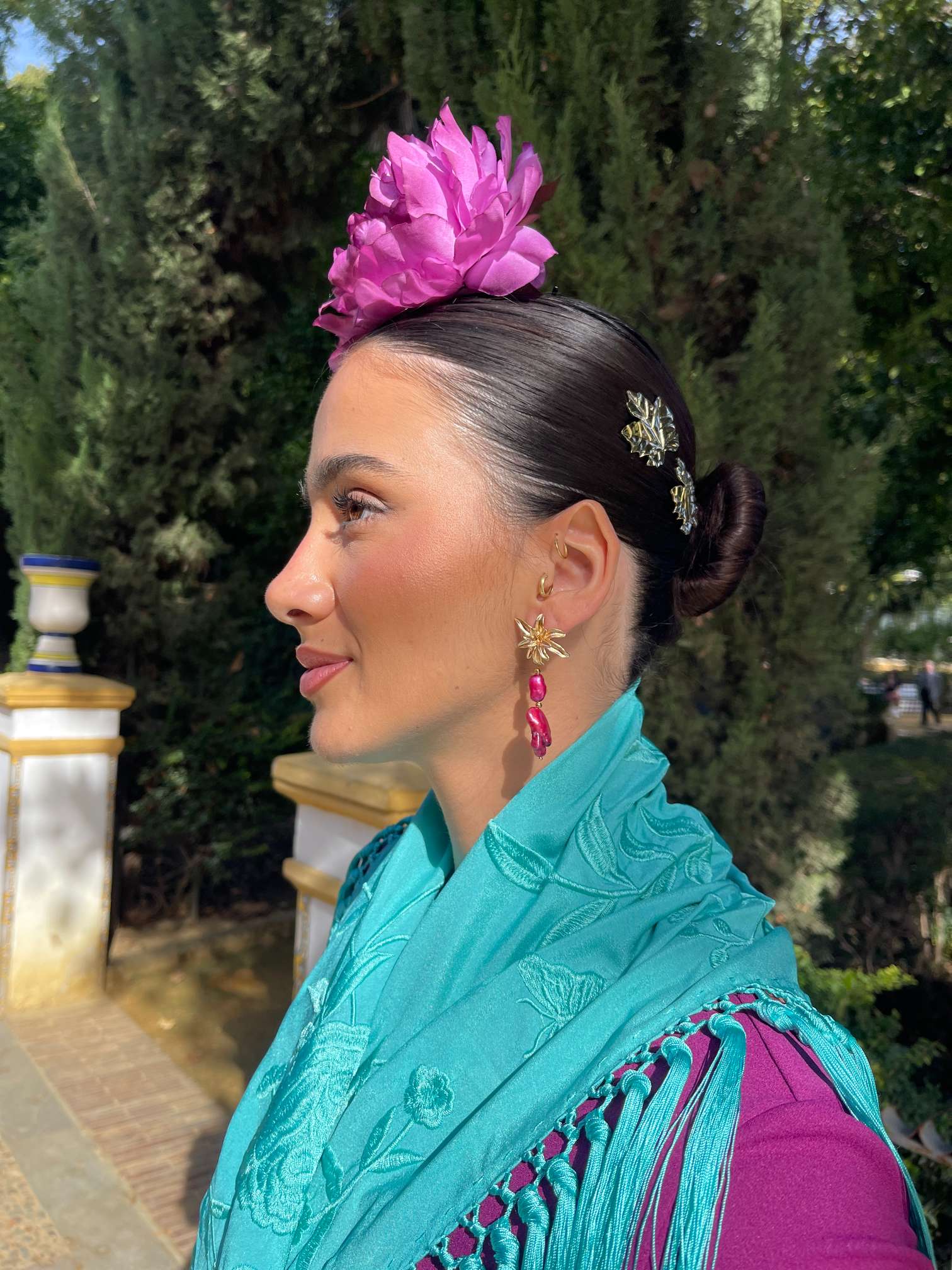 Pendientes de flamenca dorado nácar buganvilla