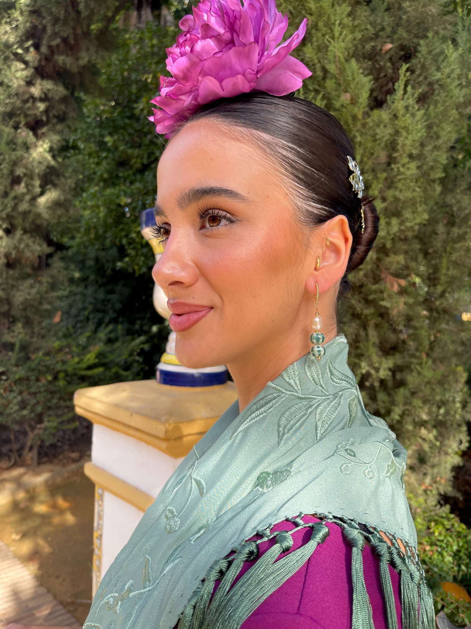 Pendientes de flamenca dorados nácar y cerámica verde 