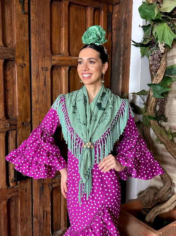 Peonia de flamenca color jabonoso claro