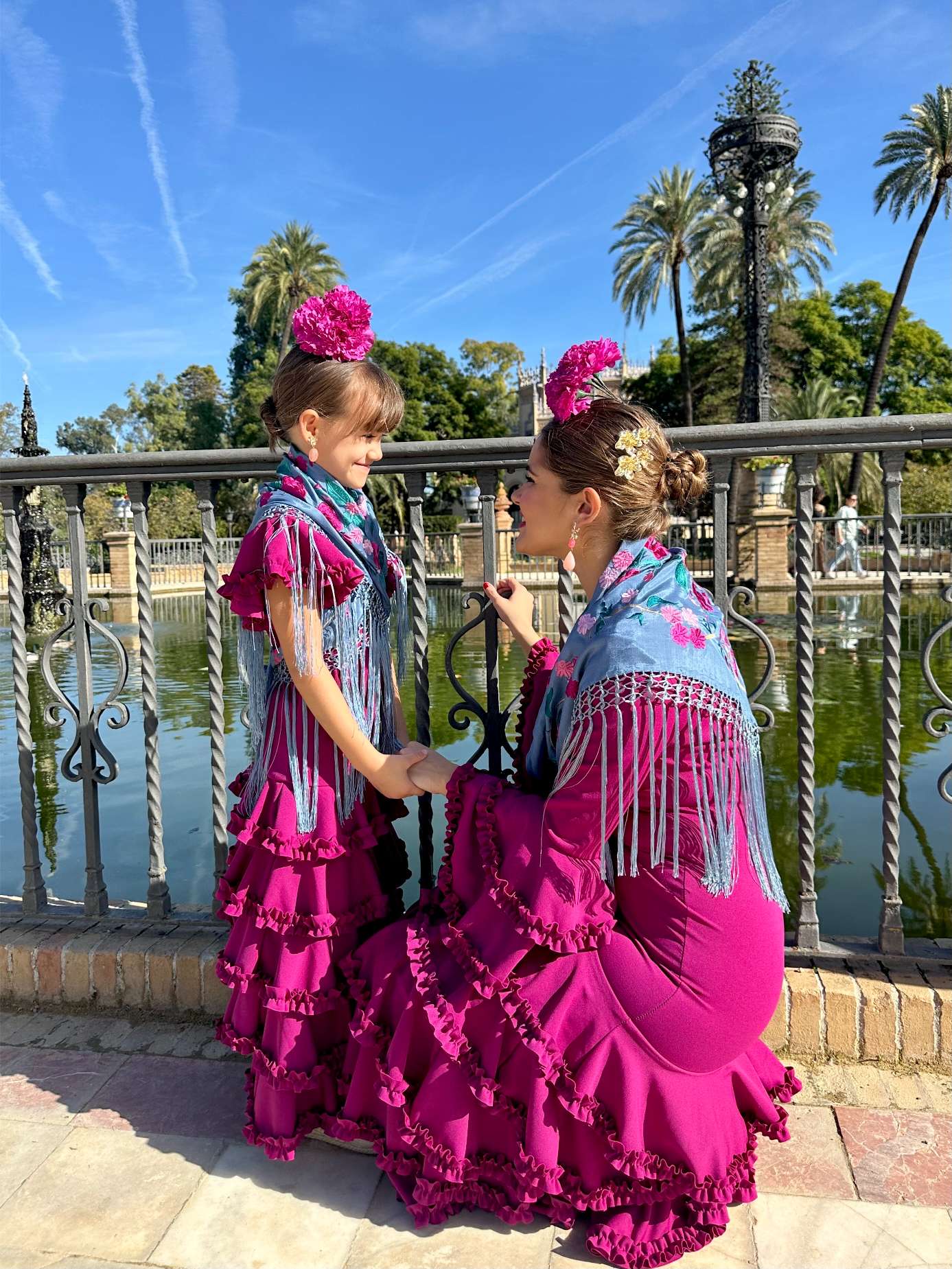 Ramillete de flamenca de niña color buganvilla