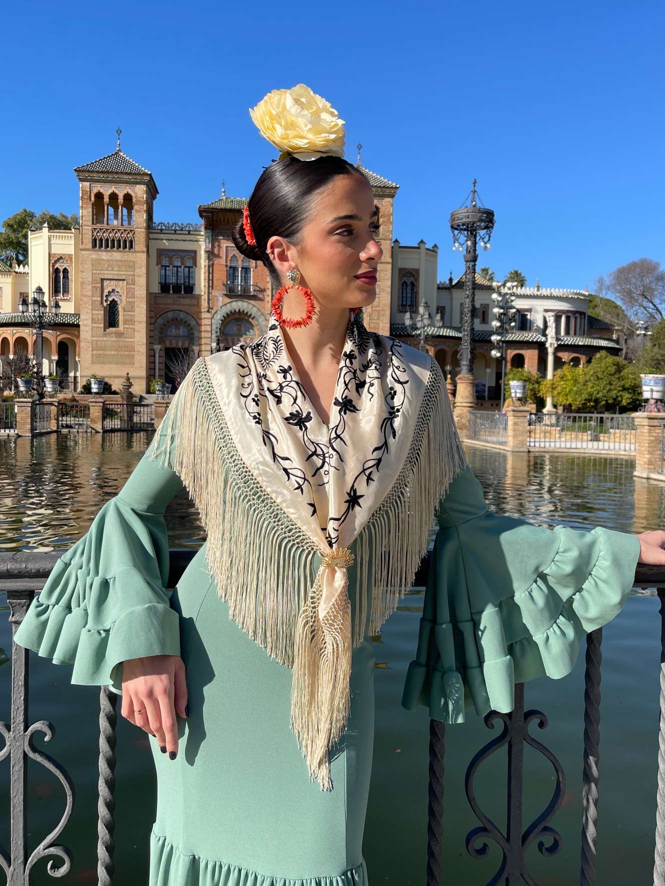 Rosa de flamenca color beige