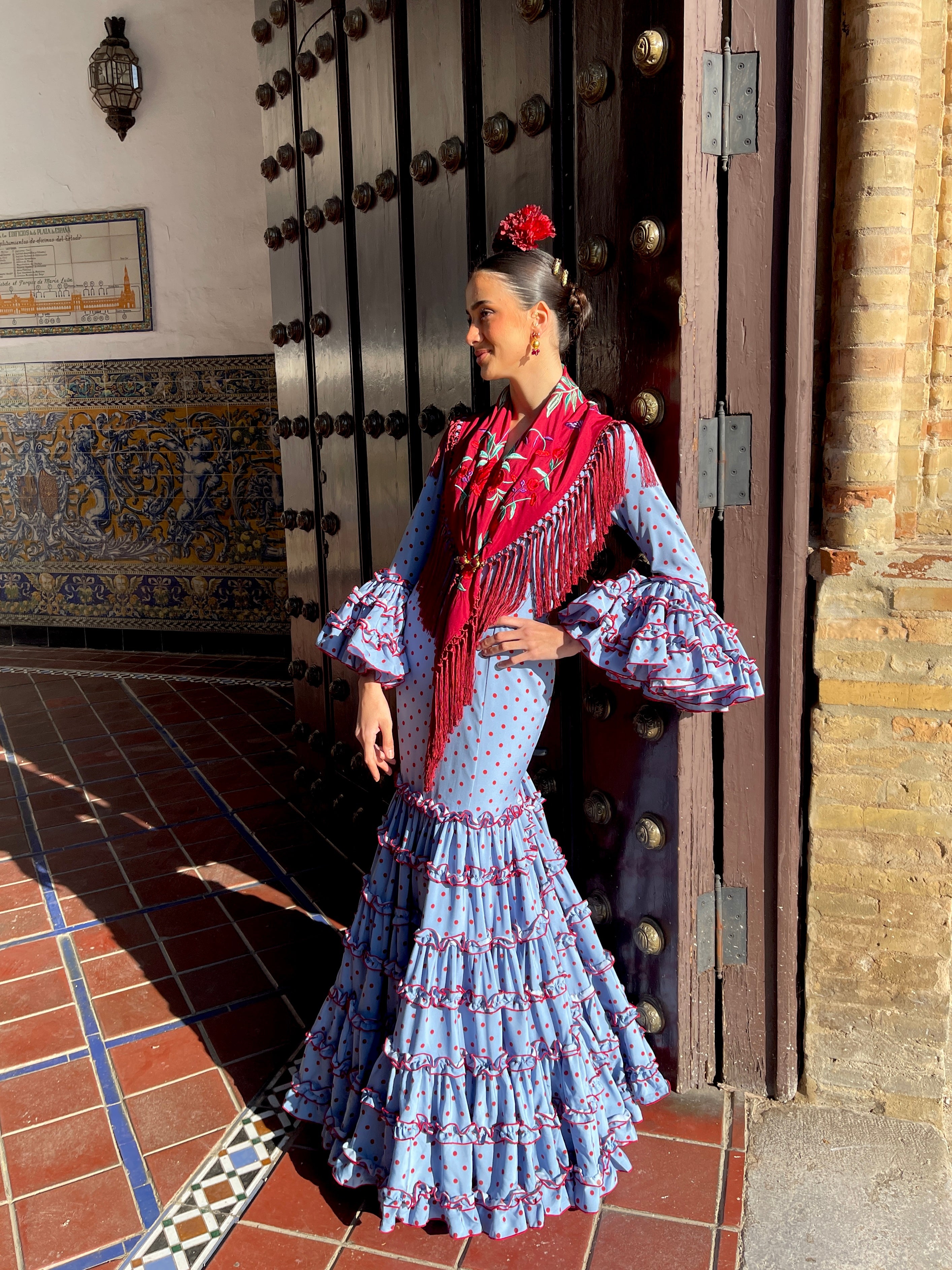 Traje de Flamenca Celeste Adorno Garrucha Lunar Burdeos