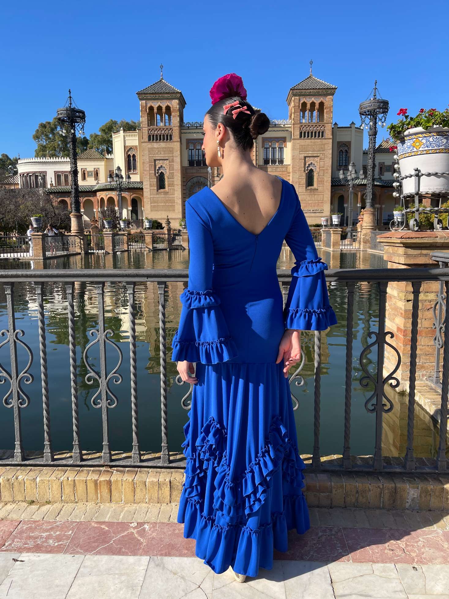 Traje de Flamenca Tendencia Falda Picos azul por detras