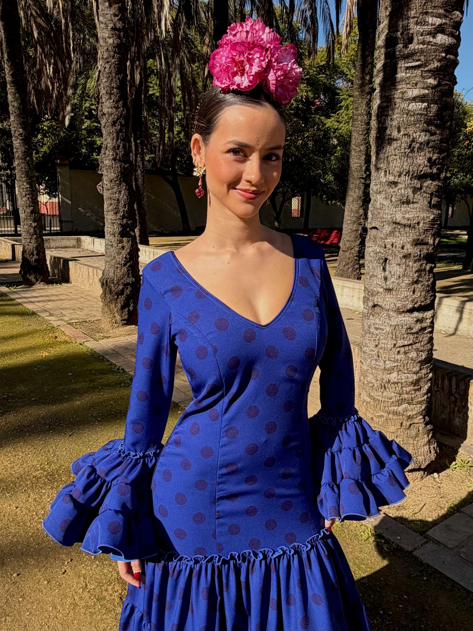 Vestido de flamenca azul eléctrico tiro alto