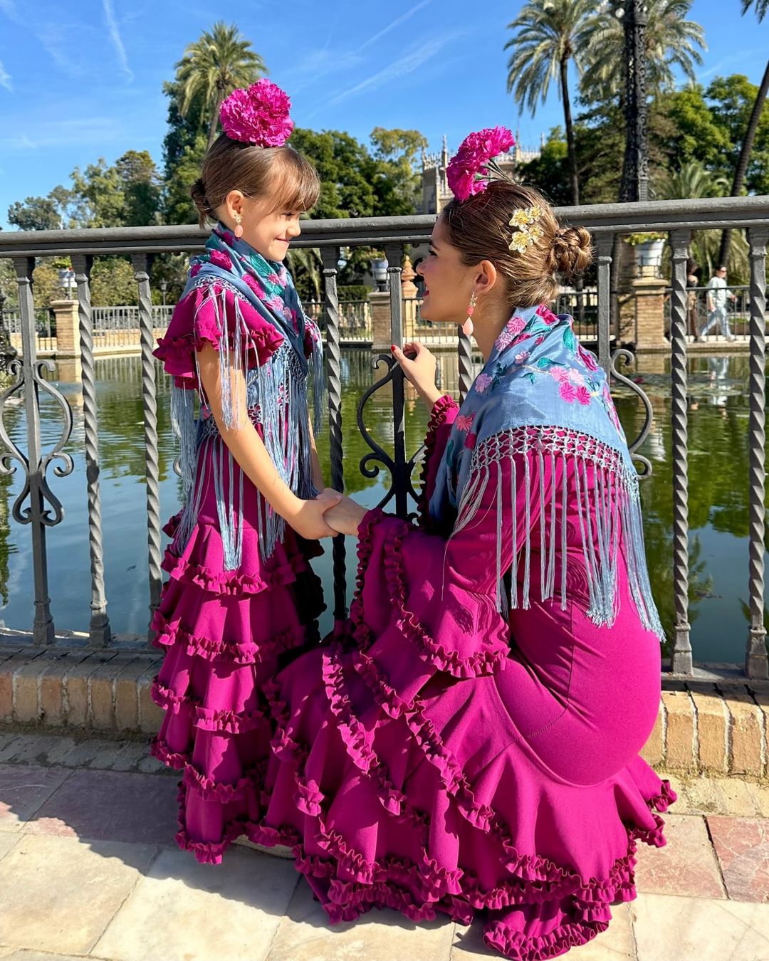 Traje de flamenca cinco volantes niña color buganvilla