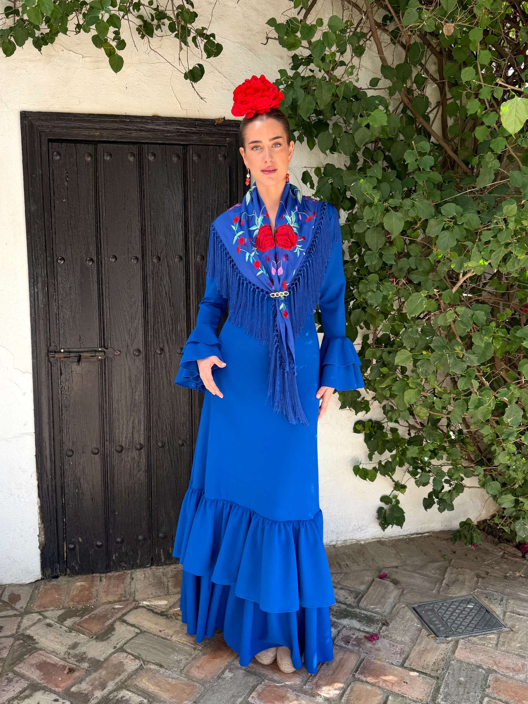 Traje de flamenca económico de nejas azul eléctrico