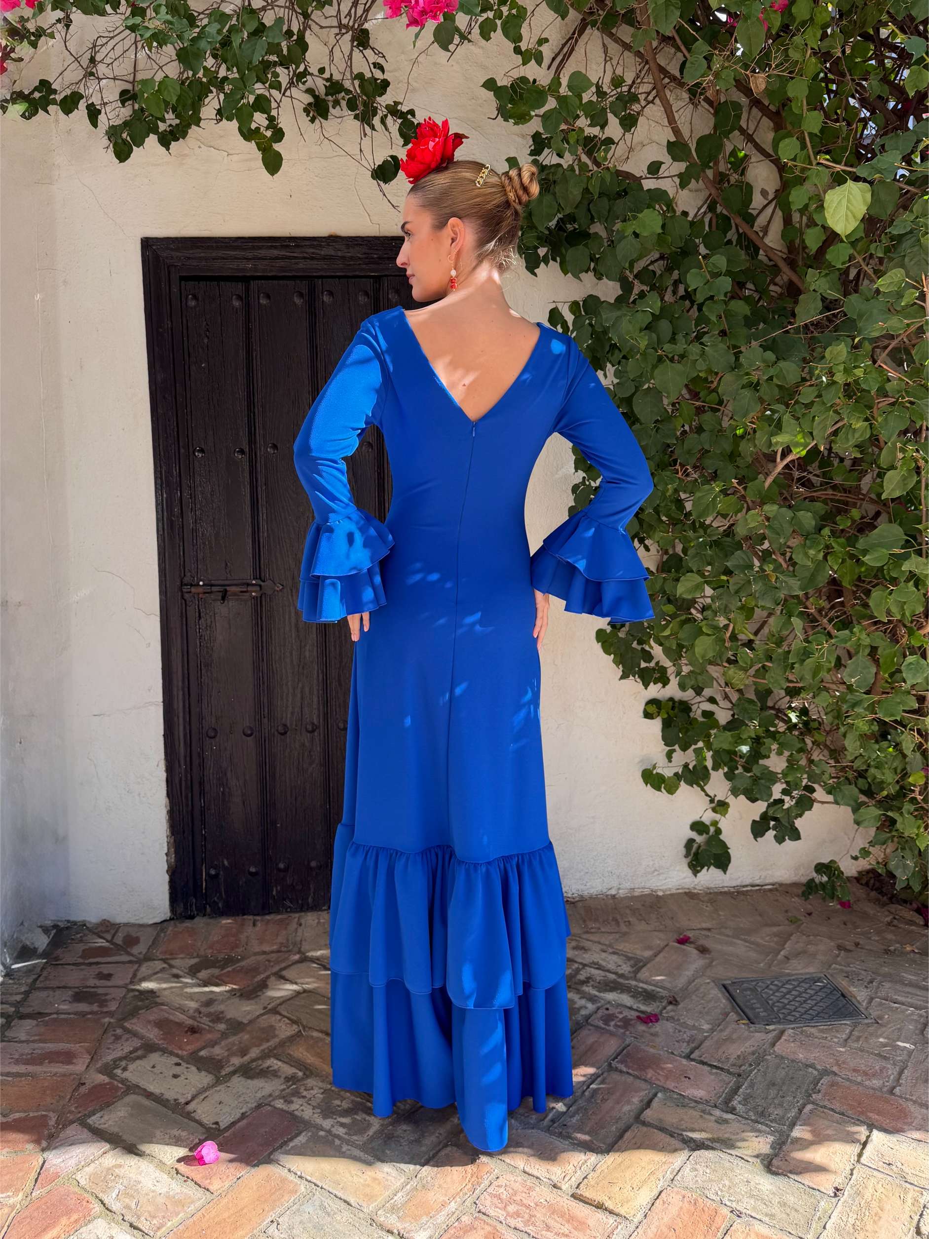 Traje de flamenca nejas azul electrico