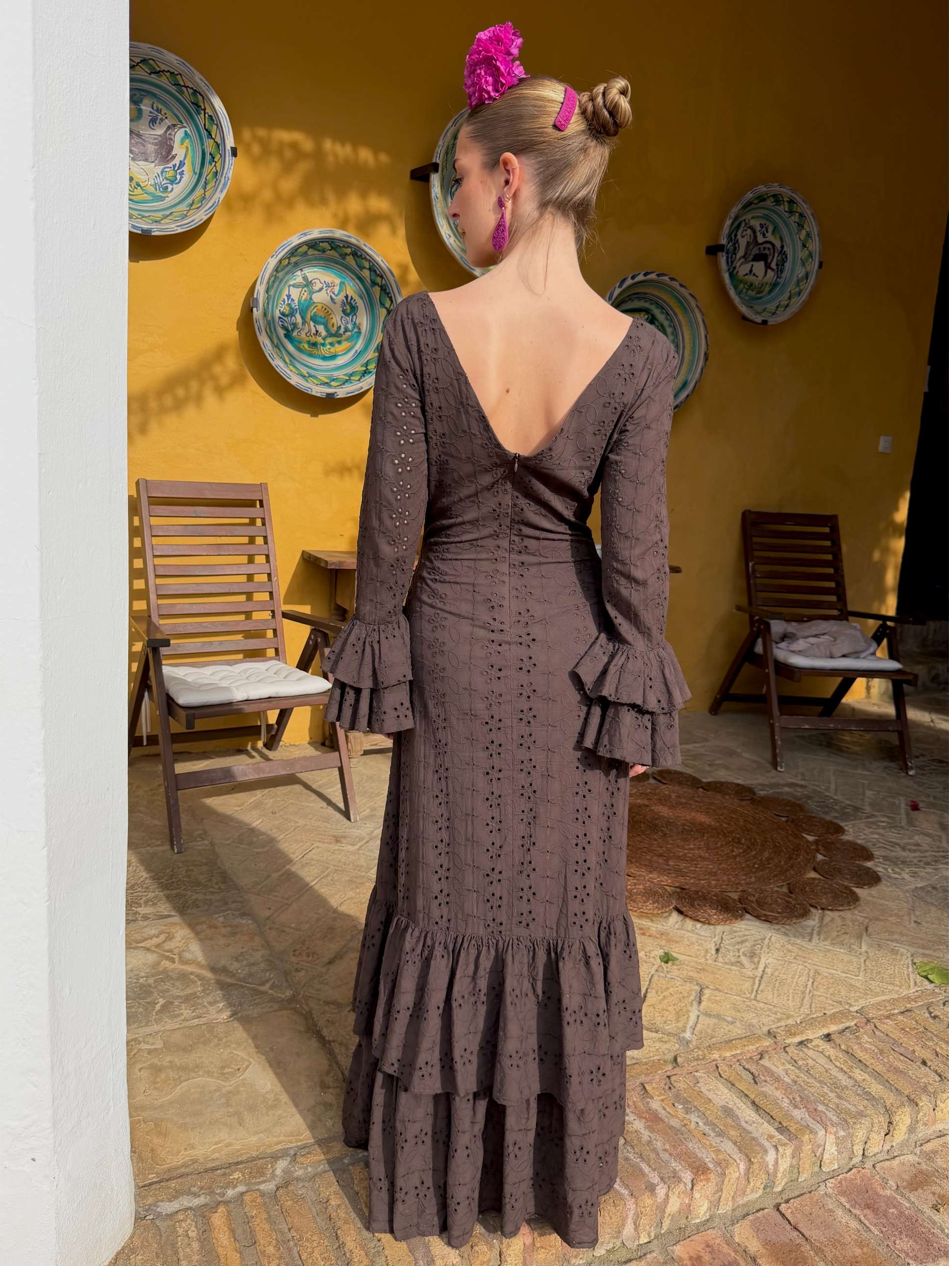 Traje de flamenca perforado chocolate