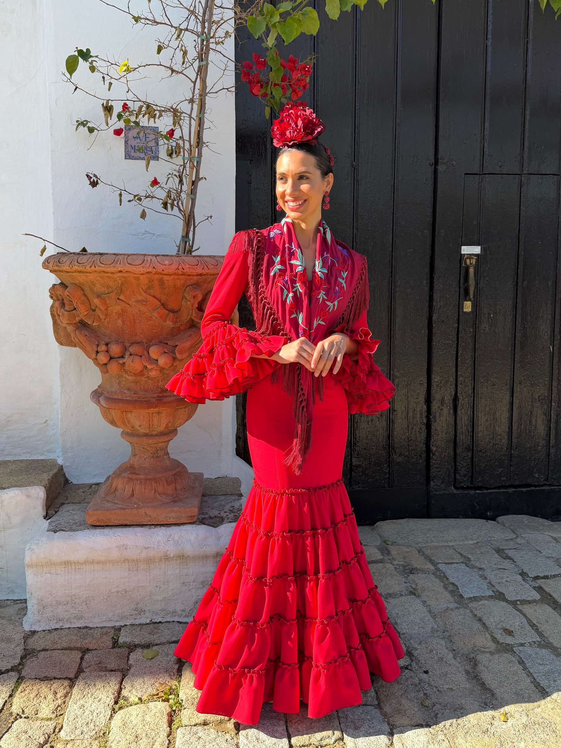 Traje de flamenca rojo canastero con repulgo oscuro