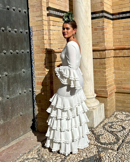 Traje tradicional de flamenca volantes blanco