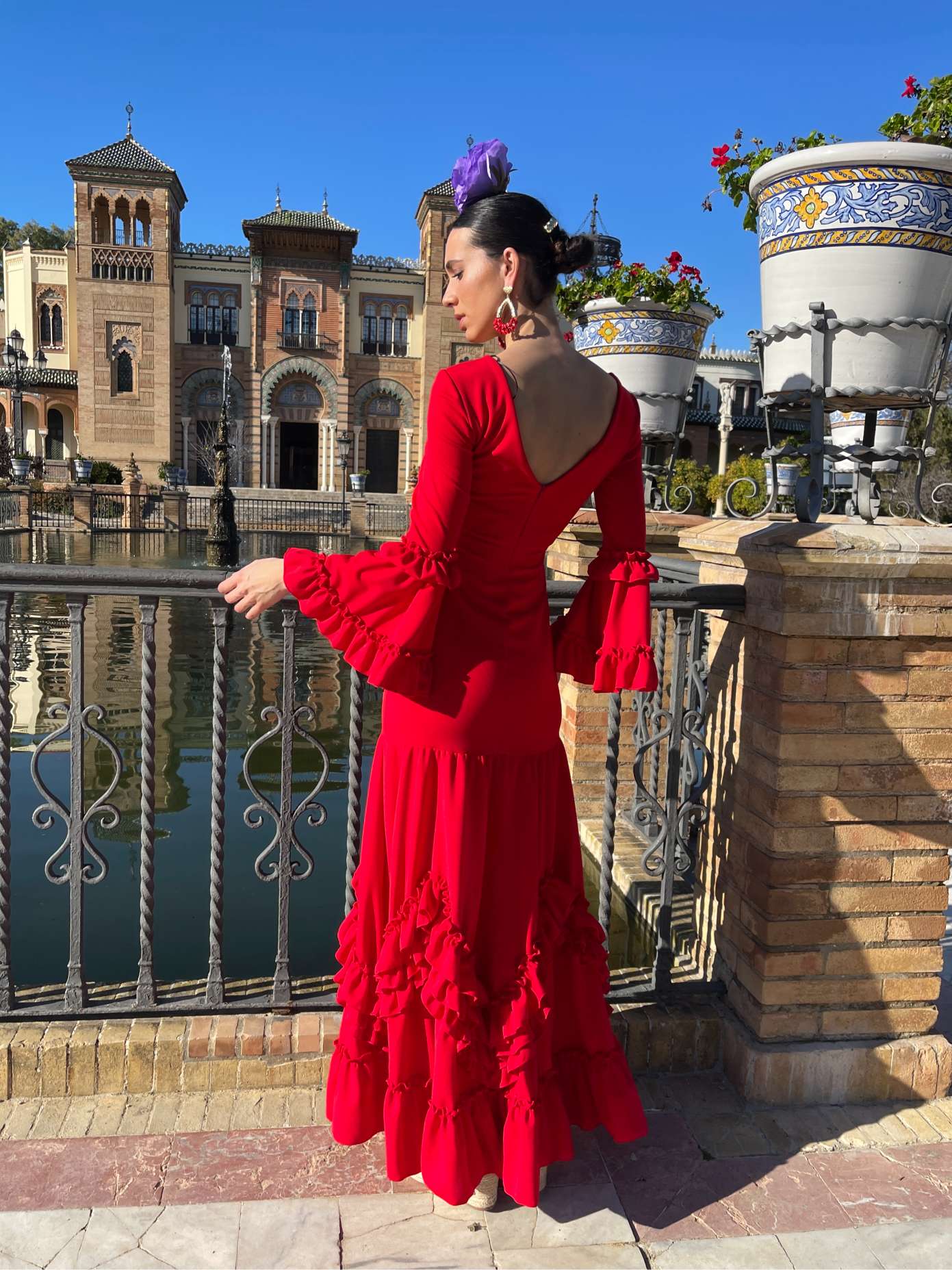 Traje de Flamenca Tendencia Falda Picos rojo por detras
