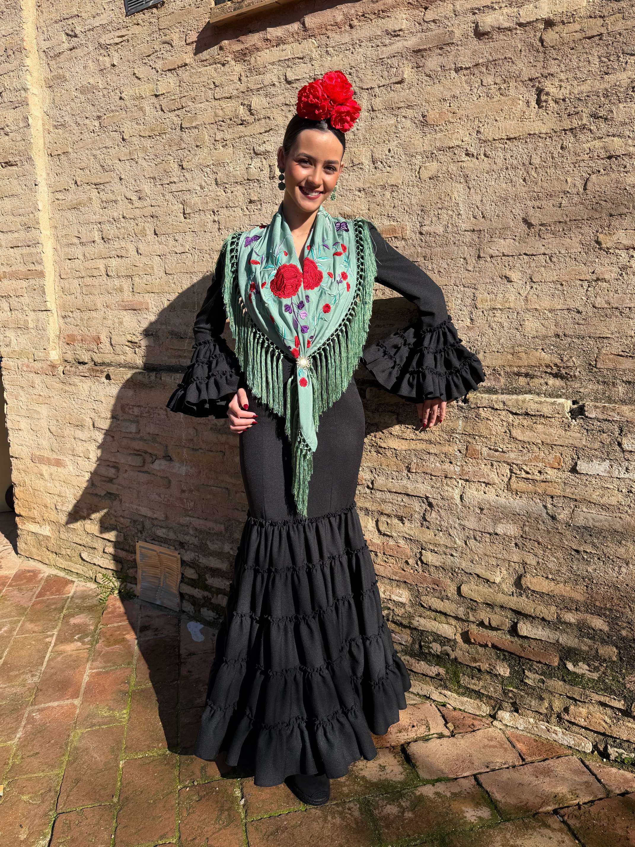 Traje de flamenca negro canastero con repulgo oscuro