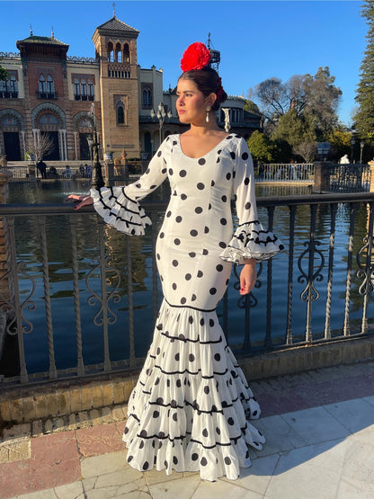 Vestido canastero flamenco blanco de lunares negros y detalles en terciopelo