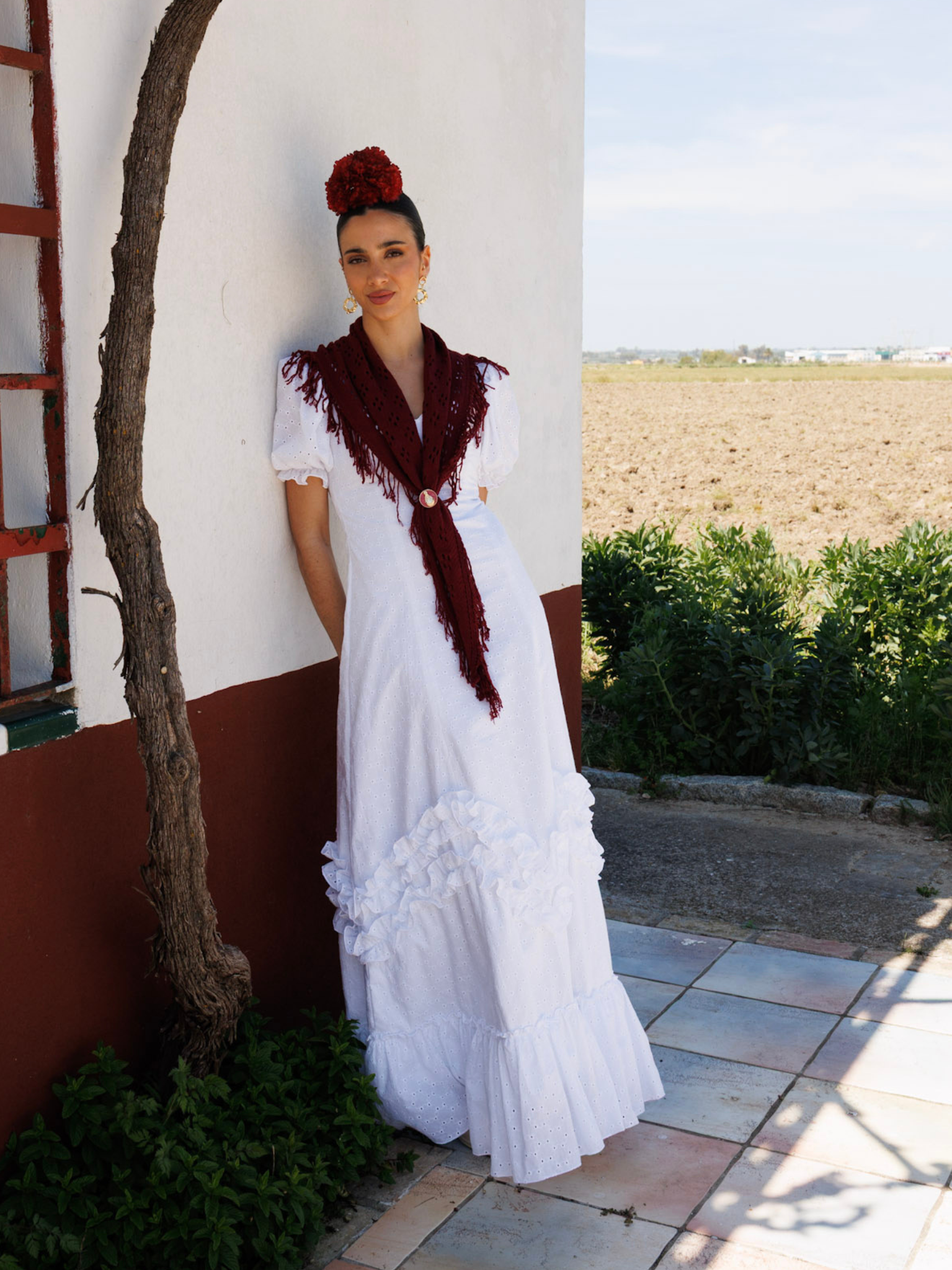 Bata artesanal rociera blanca volantes