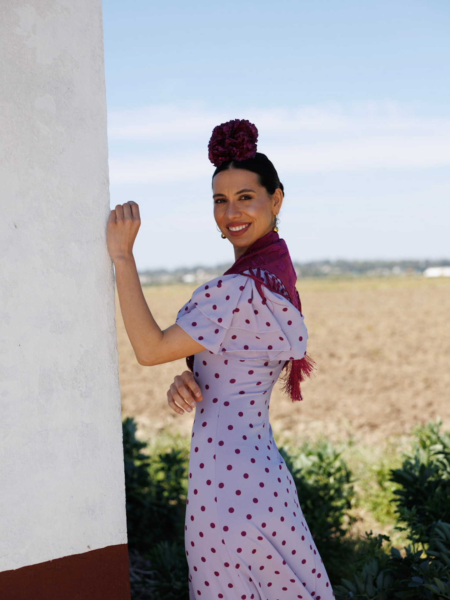 Look romería bata rociera de lunares