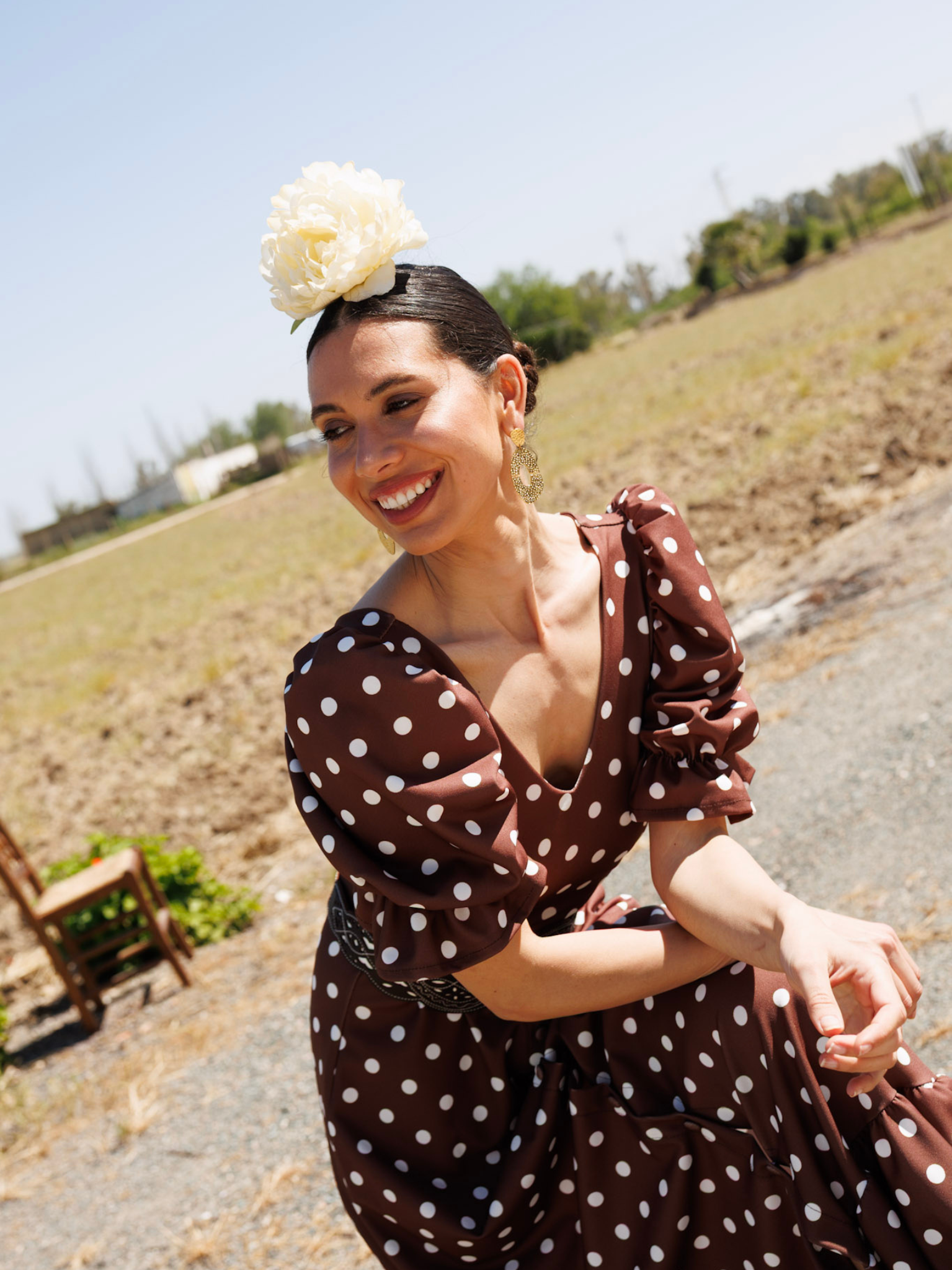 Bata rociera chocolate de lunares