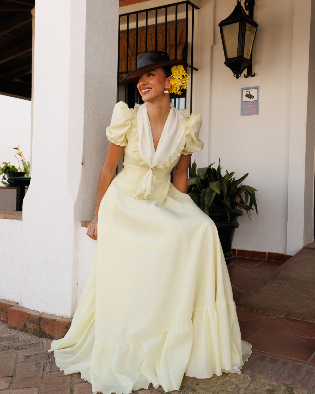 bata de romeria amarilla
