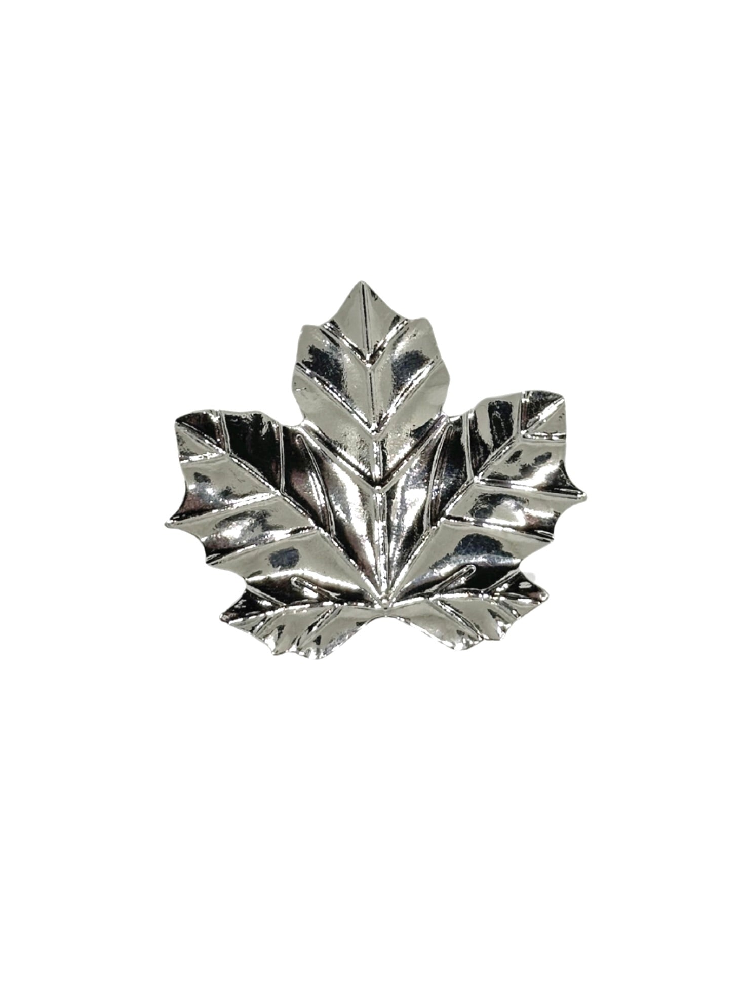 broche de hoja de otoño plateada