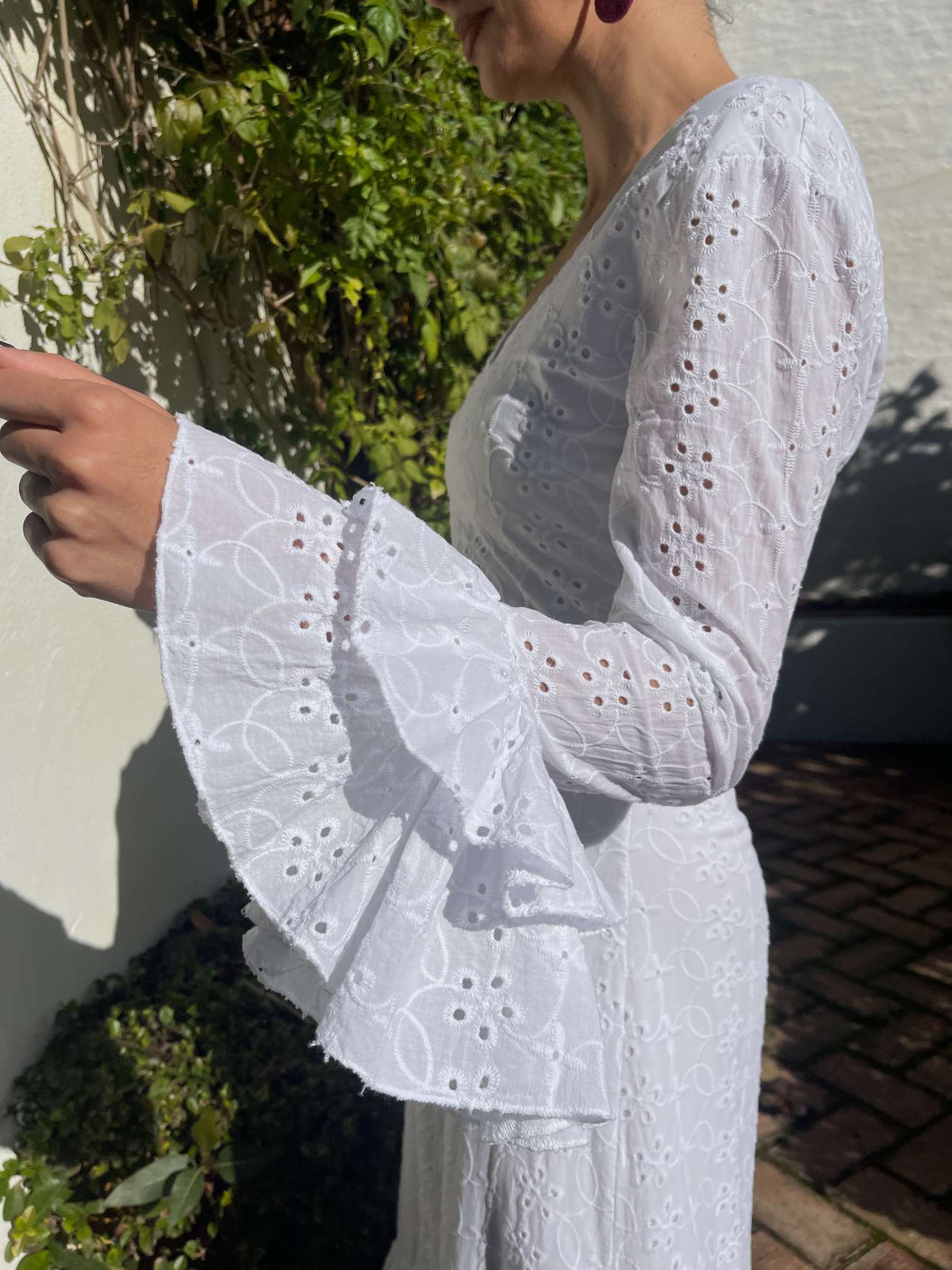 detalles Traje de flamenca económico perforado blanco