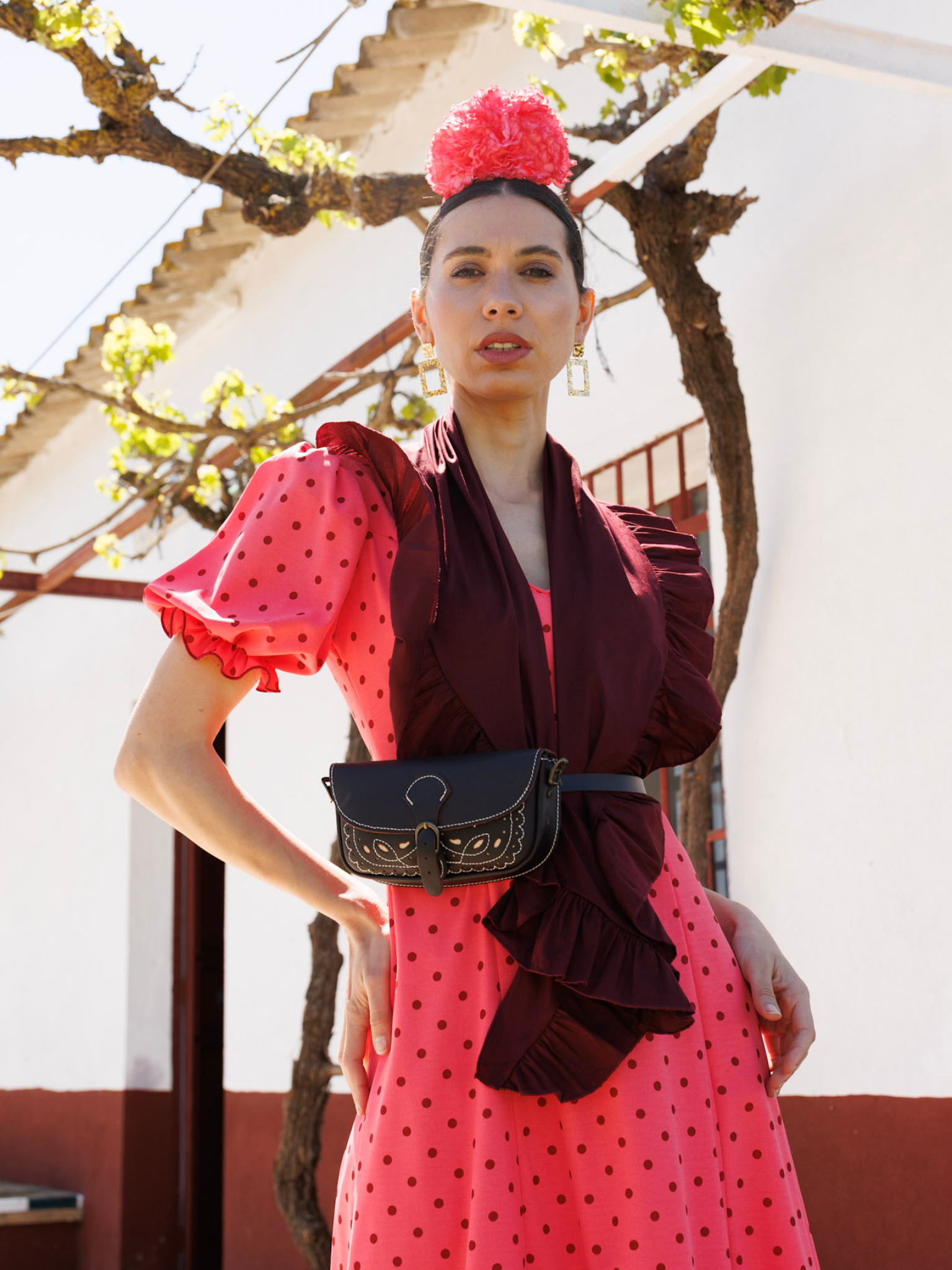 Look completo con bata rociera artesanal de lunares