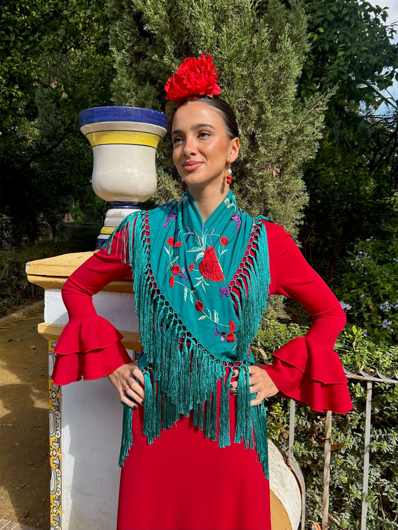 mantoncillo de flamenca bordado artesanal verde esmeralda