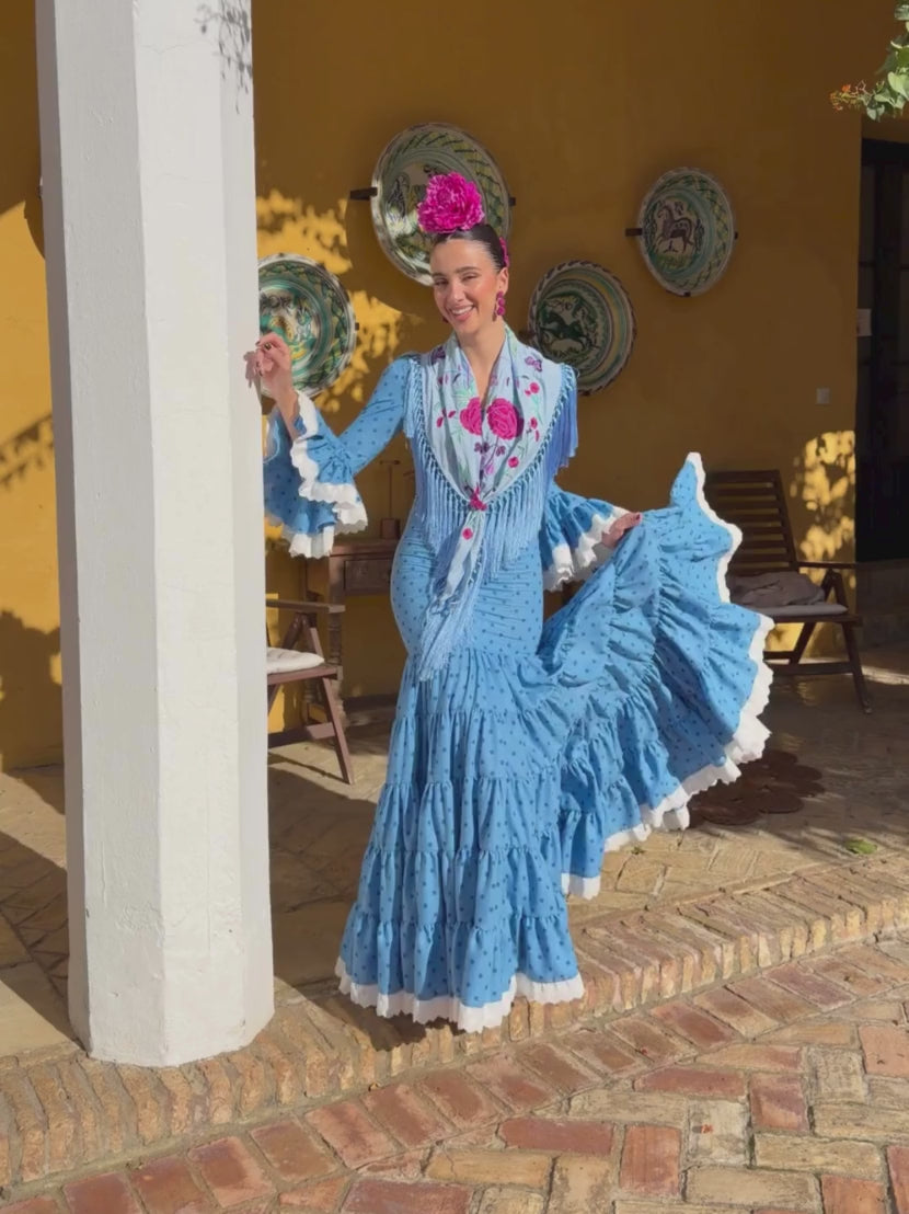 Traje de flamenca canastero tira bordada azul celeste