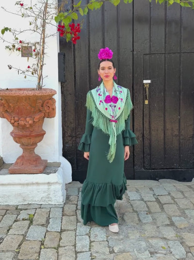 Traje de neja color verde 