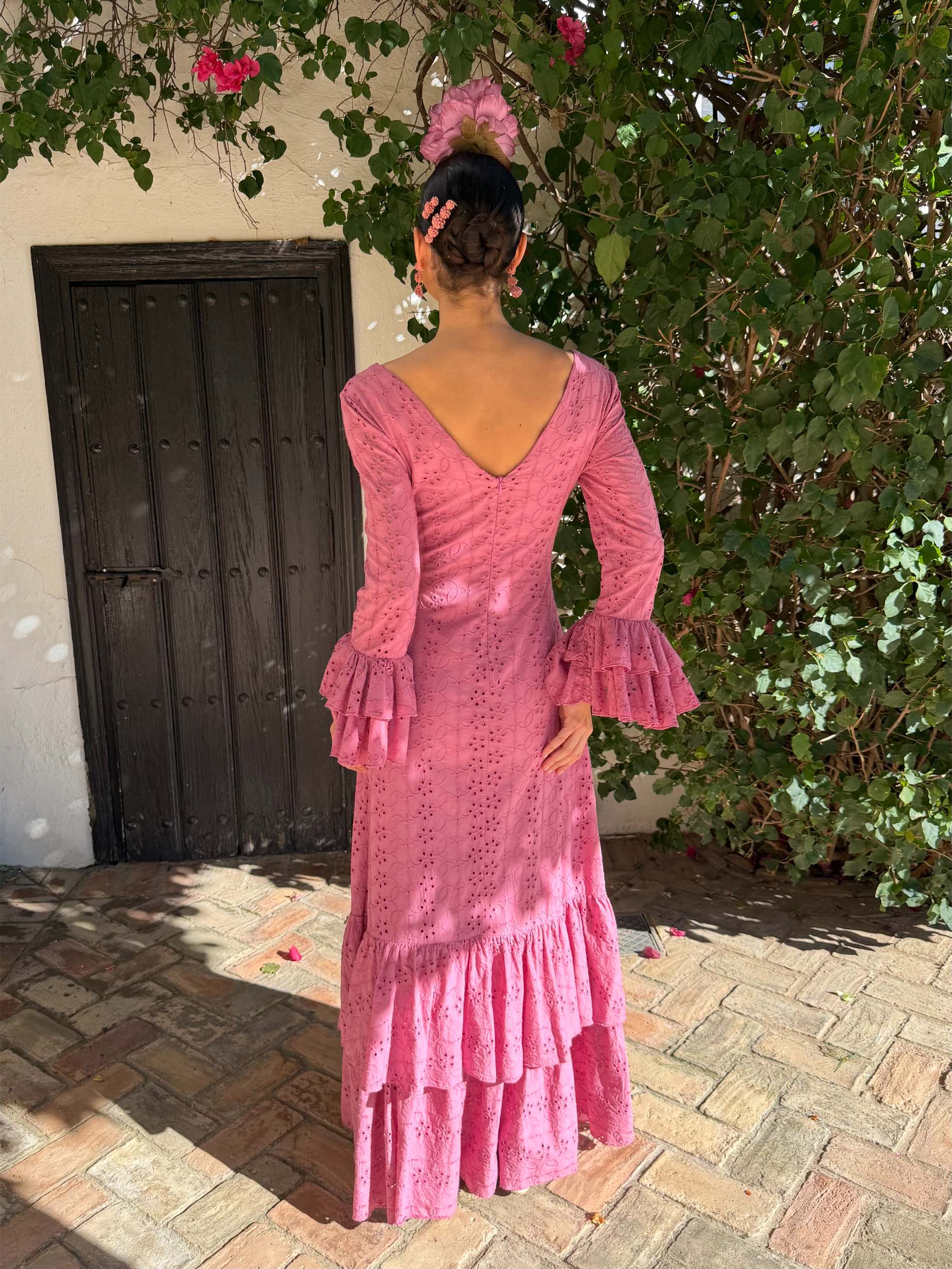 traje de flamenca economico perforado maquillaje