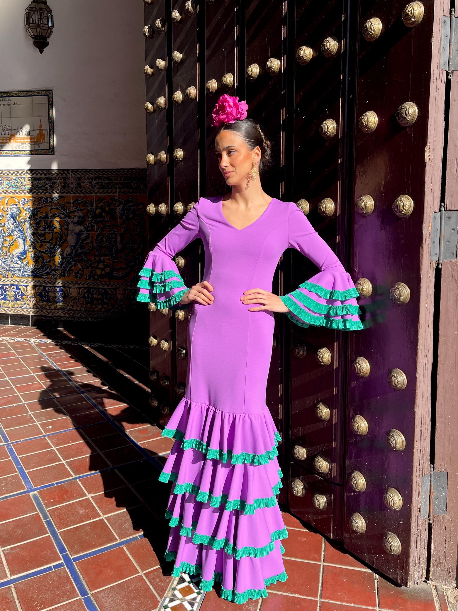 Traje de flamenca cuatro volantes adorno ribete SPECIAL PRICE