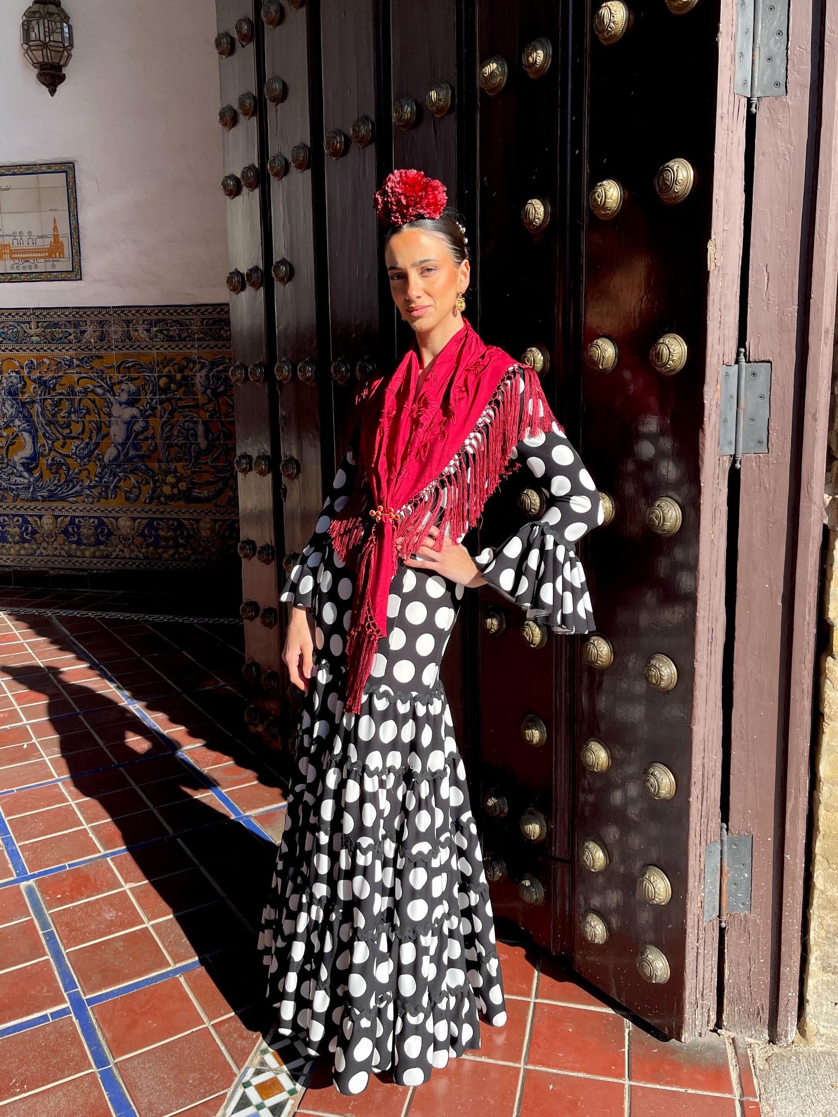 Traje de flamenca canastero de lunares con adorno piquillo SPECIAL PRICE