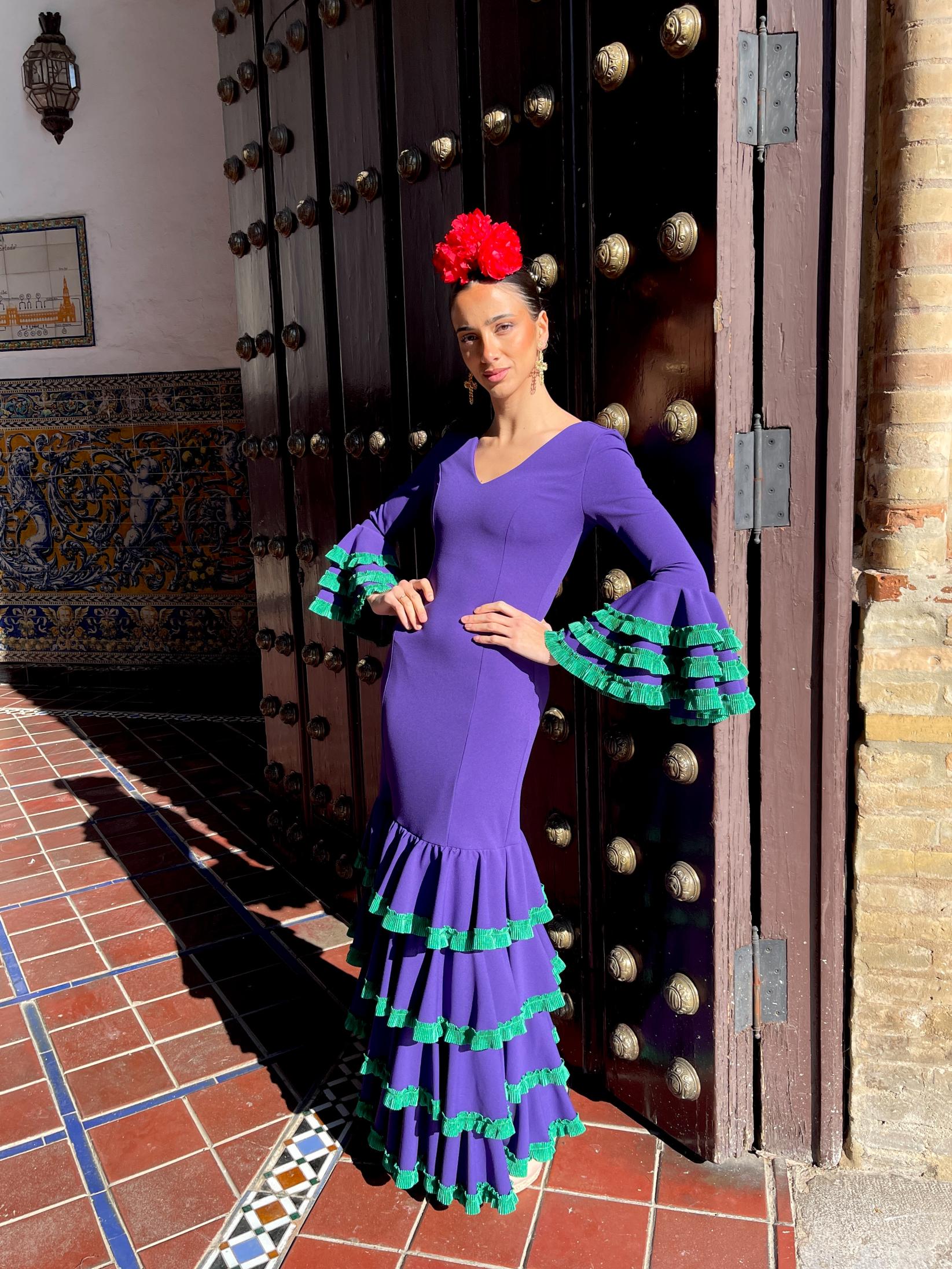 Traje de flamenca cuatro volantes adorno ribete SPECIAL PRICE